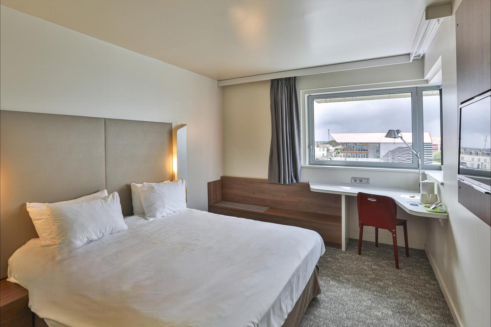 กองปานีล ลา รอช ซูร์ ยง ซองเทรอ การ์ Hotel ลารอช-ซูร์-ยง ภายนอก รูปภาพ