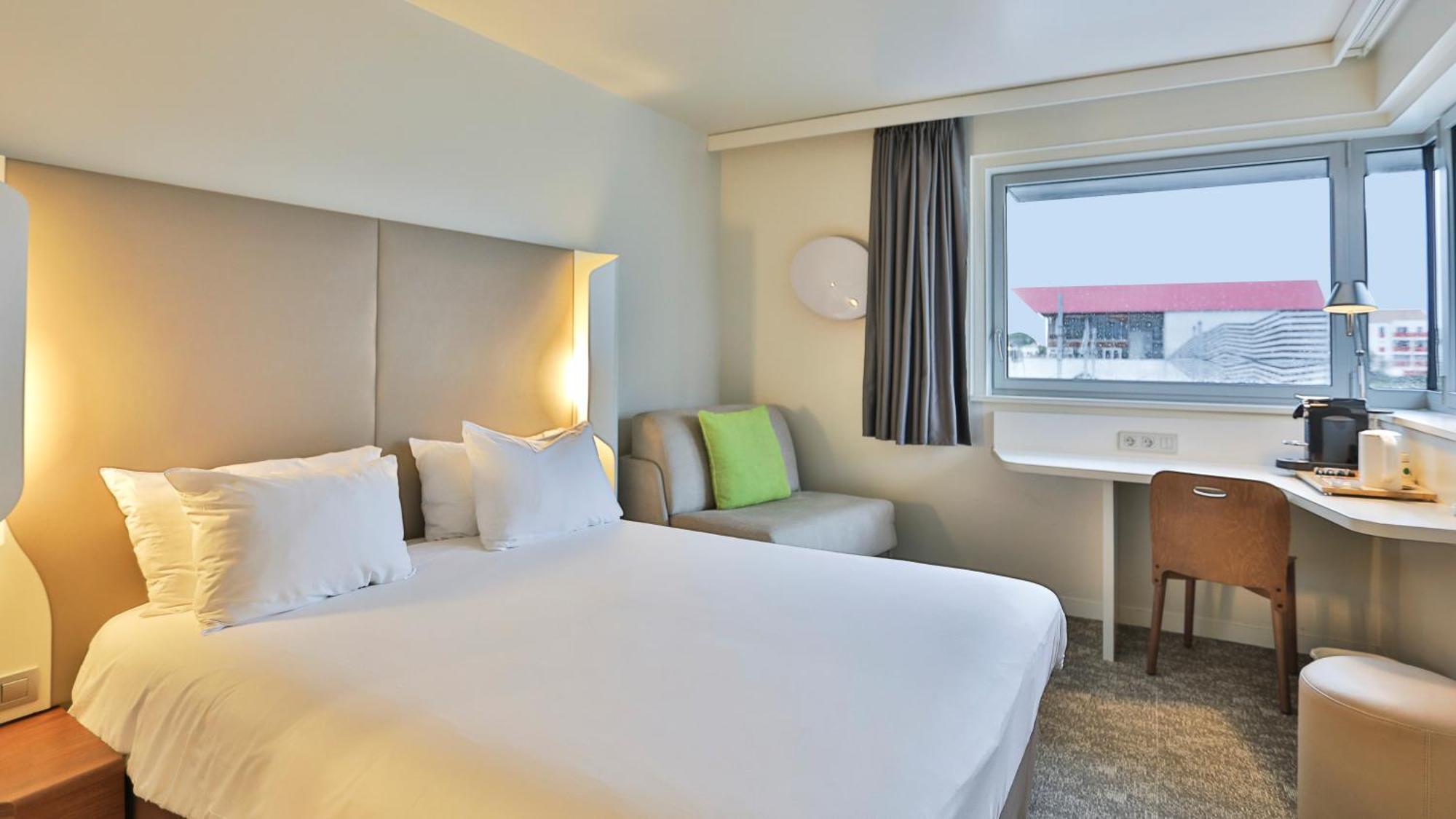 กองปานีล ลา รอช ซูร์ ยง ซองเทรอ การ์ Hotel ลารอช-ซูร์-ยง ภายนอก รูปภาพ